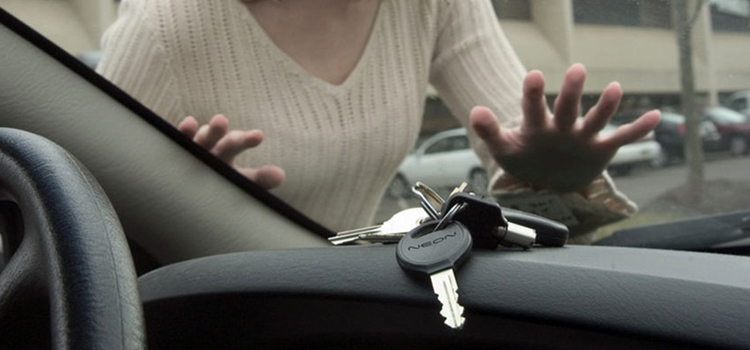 vehicle lockout service Valley Center